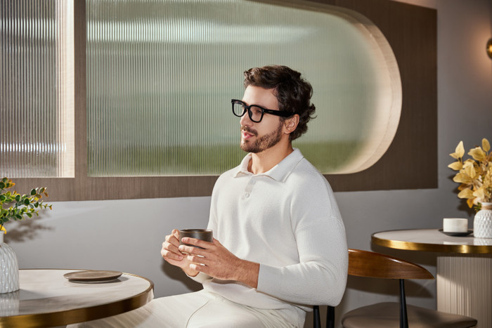 Rokid AI Glasses Style product in gebruik