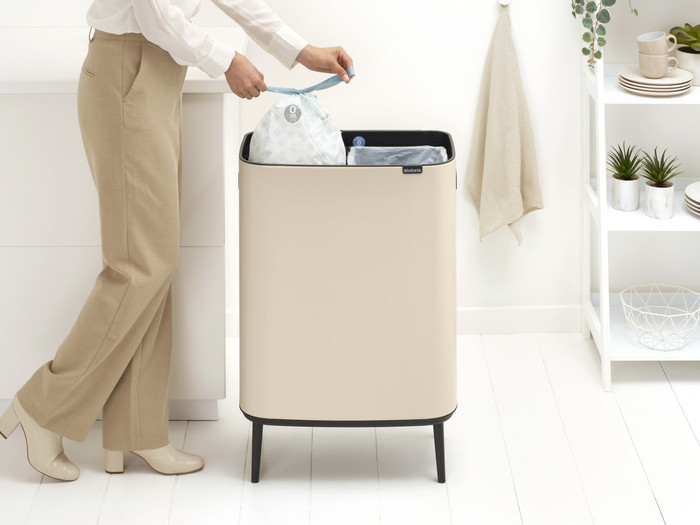 Brabantia Bo Touch Bin Hi Poubelle 2 x 30 Litres Soft Beige produit à l'usage