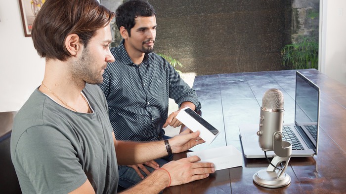 Blue Yeti Silver product in gebruik