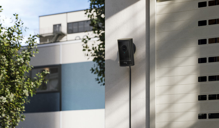 Ring Outdoor Camera Pro Fiche Noir produit à l'usage