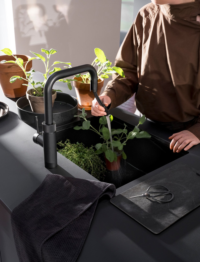 Quooker COMBI+ and Quooker Flex Square Black top