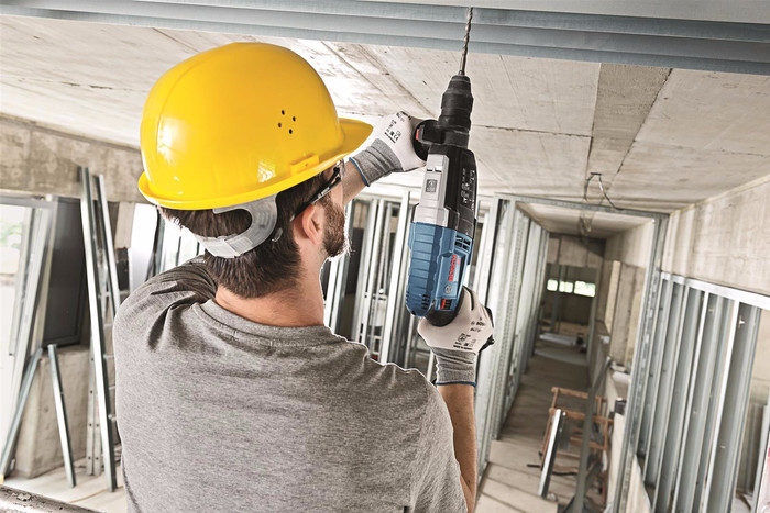Bosch Professional GBH 2-28 F product in use