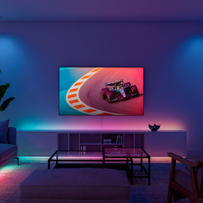 Philips Hue Essential LED Strip 5 meter product in gebruik