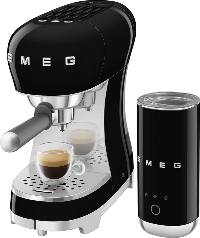 SMEG ECF12BLEU Noir + Mousseur à Lait produit à l'usage