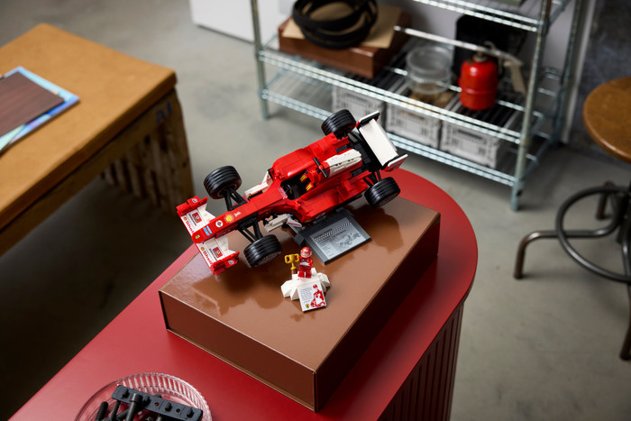 LEGO Icons - Ferrari F2004 et Michael Schumacher 11375 produit à l'usage
