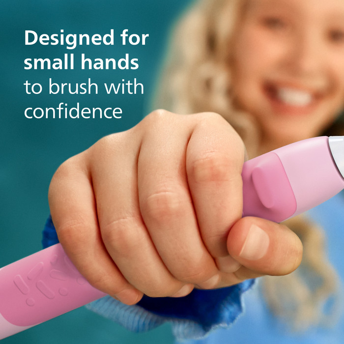 Philips Sonicare For Kids 3+ Smart HX6600/41 Roze product in gebruik