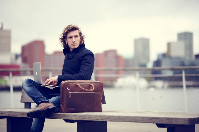 Plevier London 15" Dark Brown produit à l'usage