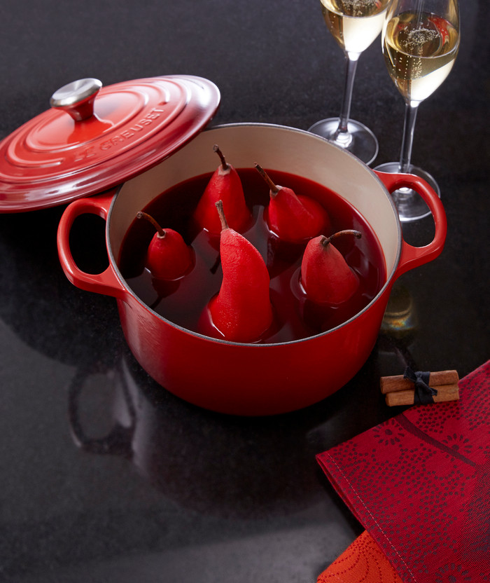 Le Creuset Signature Round Dutch Oven 26cm Cerise product in use