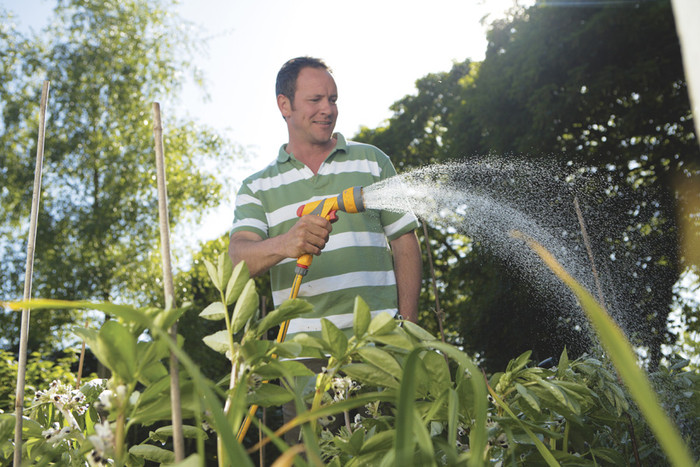 Hozelock Multi-Spray PLUS product in gebruik