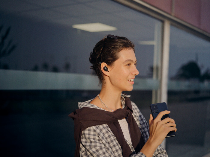 Sennheiser Momentum True Wireless 5 Grey product in use
