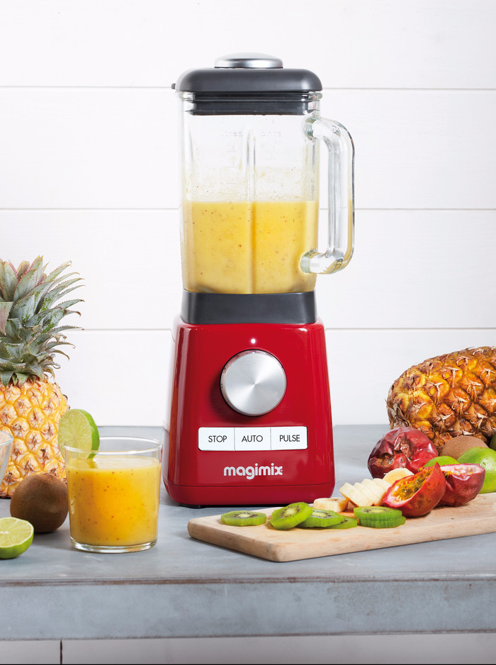 Magimix Power Blender 4 Red product in use
