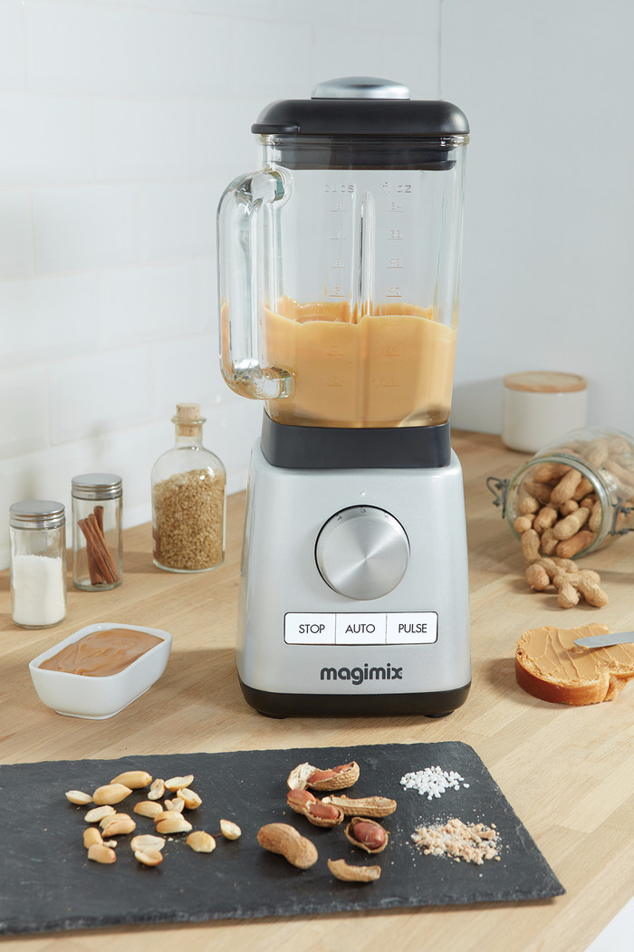 Magimix Power Blender 4 Mat Chroom product in gebruik