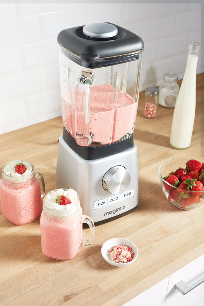 Magimix Power Blender 4 Mat Chroom product in gebruik