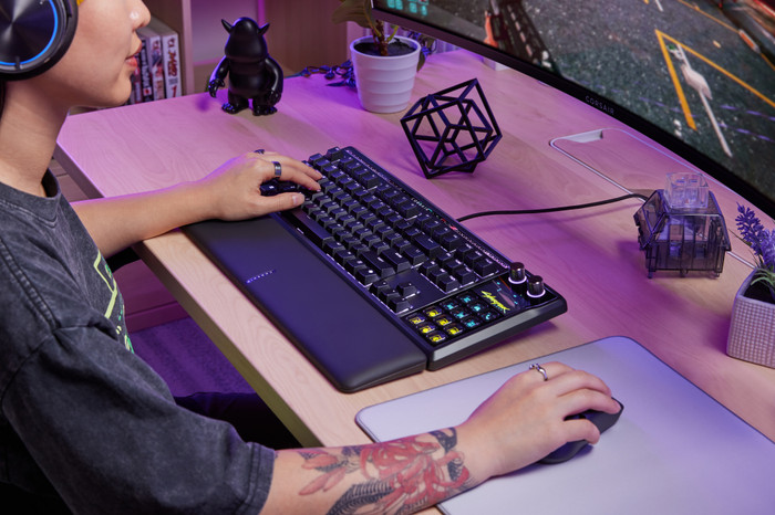 Corsair GALLEON 100 SD Gaming Toetsenbord Azerty product in gebruik