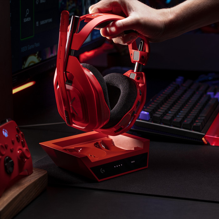 Logitech G Astro A50 X Rood product in gebruik