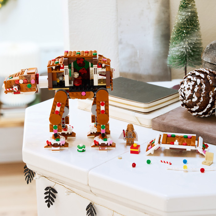 LEGO Star Wars Peperkoek AT-AT Walker 40806 product in gebruik
