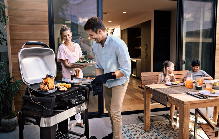 Weber Pulse 2000 met Onderstel product in gebruik