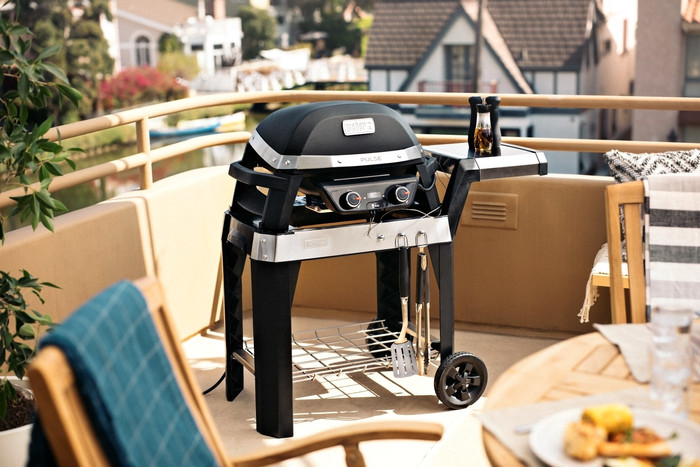 Weber Pulse 2000 met Onderstel null