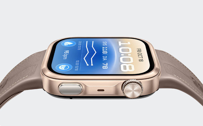 Huawei Watch D3 Crème product in gebruik