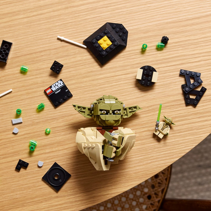 LEGO Star Wars - Le Buste de Yoda 75438 détail