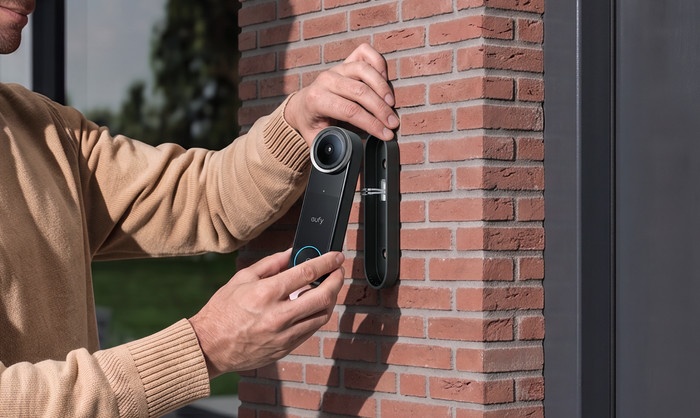 Anker eufy Doorbell S4 Wired + Mini Chime product in use