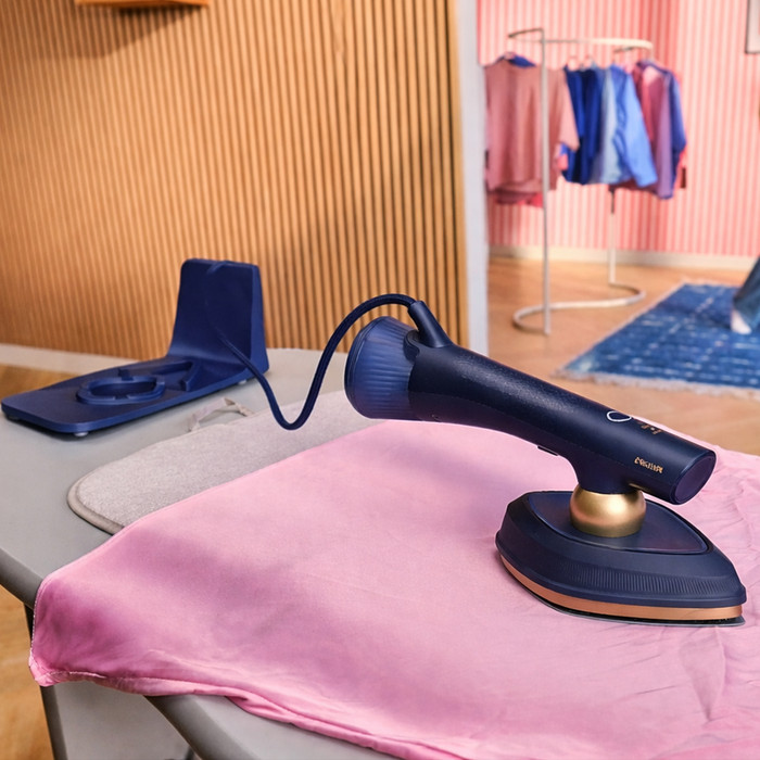 Philips One Turn GC215/20 product in gebruik