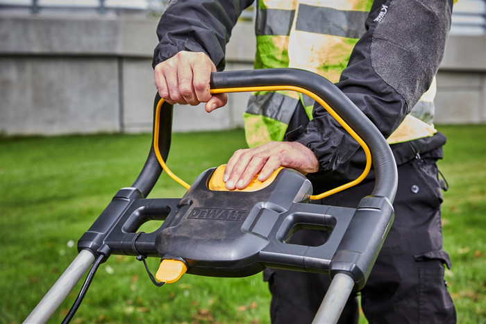 DeWalt DCMW564P2-QW produit à l'usage