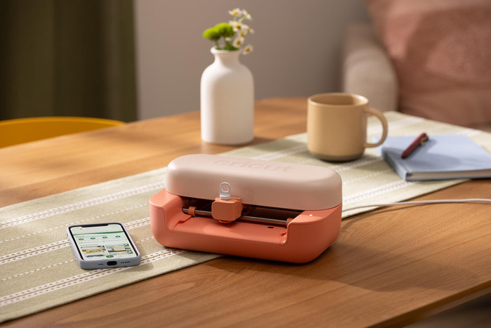 Cricut Joy 2 Corail Deluxe Pack produit à l'usage