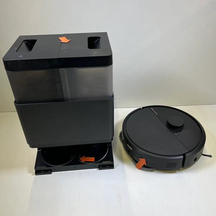 iRobot Roomba Plus 505 + Black 