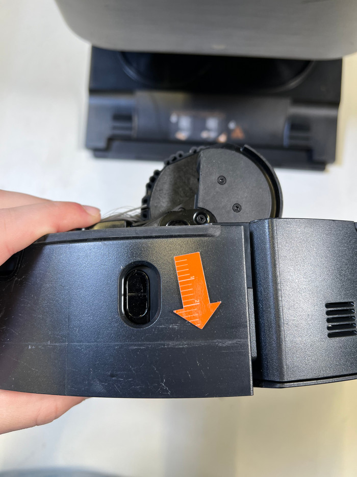 iRobot Roomba Plus 505 + Black 