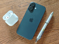 Apple iPhone 17 256 Go Vert + BlueBuilt Protège-écran Verre (Image 3 sur 10)