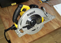 DeWalt DWE576K-QS + DeWalt DWS5022-XJ (Image 2 sur 2)