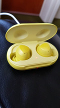 Samsung Galaxy Buds Yellow (Image 1 of 1)