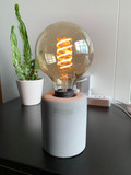 Philips Hue Filamentlamp White Standaard E27 (Afbeelding 1 van 1)