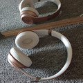 Beats Solo3 Wireless Rose Gold (Image 2 of 7)
