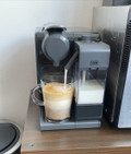 De'Longhi Nespresso Lattissima Touch EN560.B Noir (Image 3 sur 15)