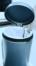 Brabantia NewIcon Pedal Trash can 30 Liter Metallic Mint (Image 1 of 3)