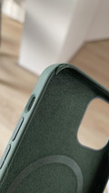 Apple iPhone 12 / 12 Pro Back Cover with MagSafe Cyprus Green (Image 1 of 1)