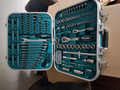 Set d'outils 227 pièces Makita P-90532 (Image 2 sur 8)