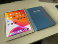 Refurbished iPad (2019) 32GB WiFi Gold (Image 4 of 5)