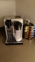 De'Longhi Nespresso Lattissima Pro EN750 Silver (Image 1 of 12)