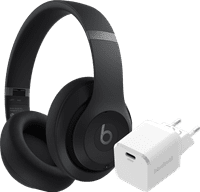 Beats Studio Pro Zwart + BlueBuilt Power Delivery Oplader met Usb C Poort 20W Wit