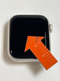 Apple Watch SE 3 40 mm Lumière Stellaire Bracelet Sport S/M