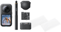 Insta360 X6 Essentials Bundle Noir + BlueBuilt Chiffons en Microfibre Caméra 360 degrés