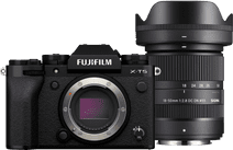 Fujifilm X-T5 Zwart + Sigma 18-50mm f/2.8 DC DN Contemporary Camera met een kantelbaar scherm