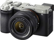 Sony A7C II Zilver + 28-60mm f/4-5.6 Camera met een kantelbaar scherm