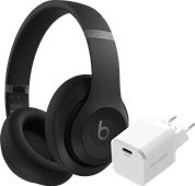 Beats Studio Pro Zwart + BlueBuilt Power Delivery Oplader met Usb C Poort 20W Wit Koptelefoon voor op kantoor