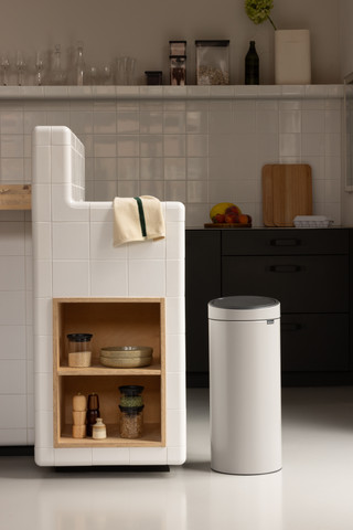 Brabantia Touch Bin Prullenbak 30 Liter Soft Grey