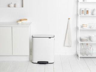 Brabantia Bo Pedal Bin 60L White + Trash Bags (120 units)