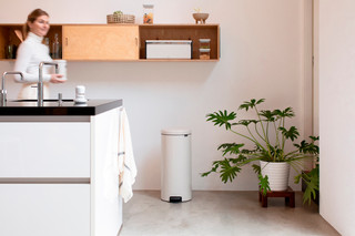Brabantia NewIcon Poubelle à Pédale 30 Litres Soft Beige